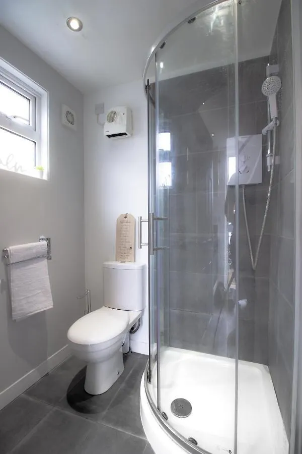 Bournemouth - Self Contained Annex Apartment 0*,  United Kingdom